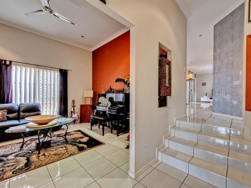 7 Carnarvon Crescent, Waterford QLD 4133