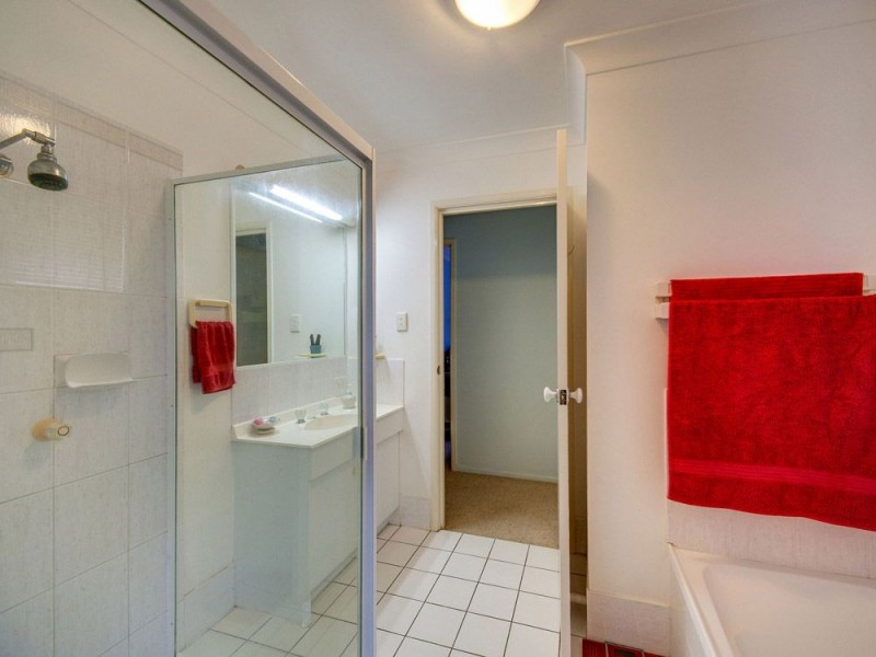 34 Leatherwood Drive, Arana Hills QLD 4054