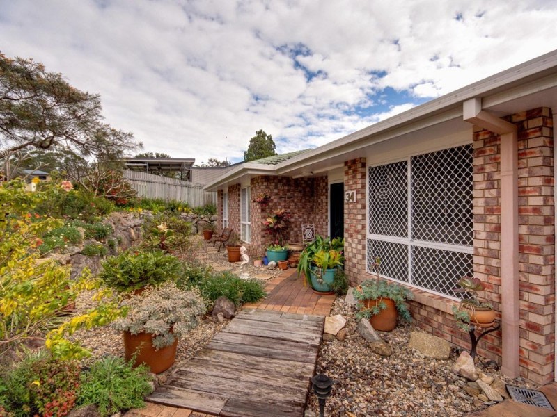 34 Leatherwood Drive, Arana Hills QLD 4054