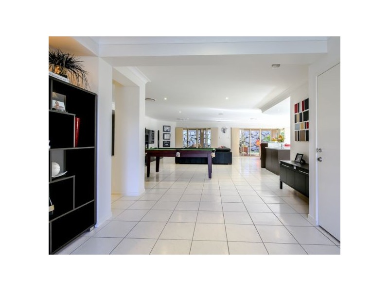 11 Banbrook Court, Molendinar QLD 4214