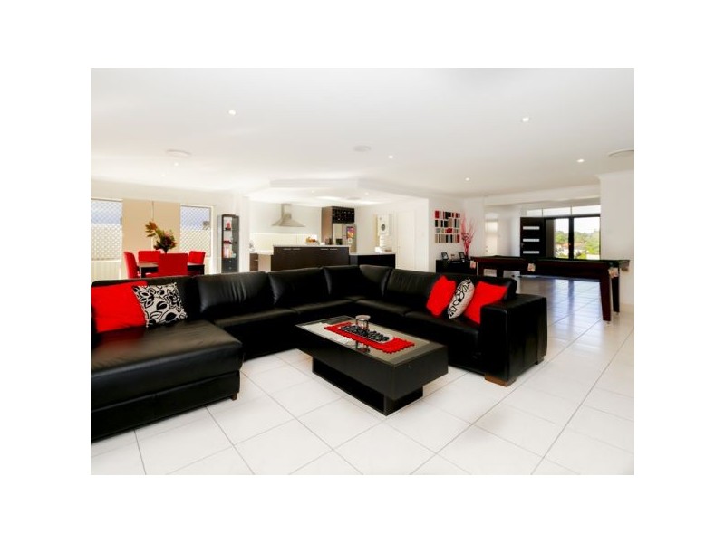 11 Banbrook Court, Molendinar QLD 4214