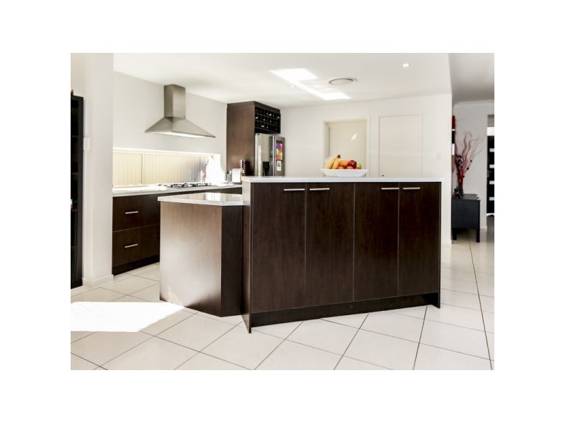 11 Banbrook Court, Molendinar QLD 4214