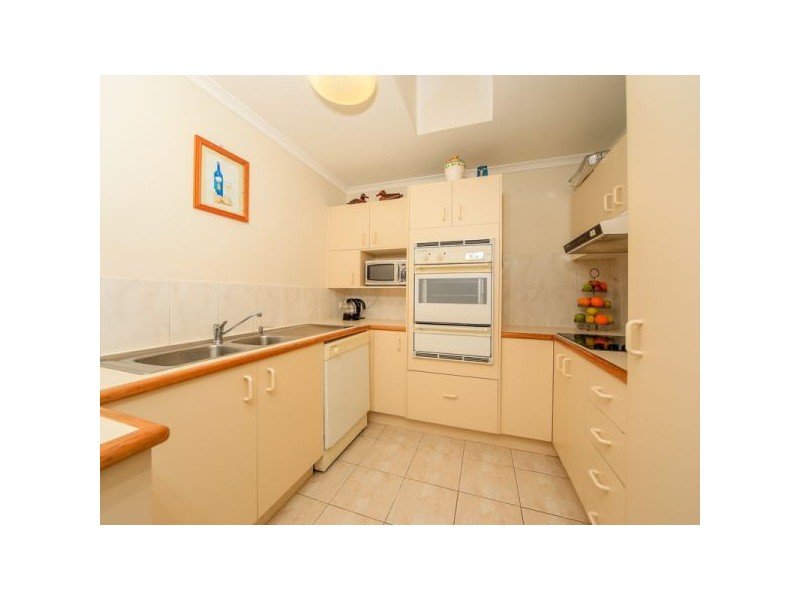 22/105 Ridgeway Avenue, Southport QLD 4215