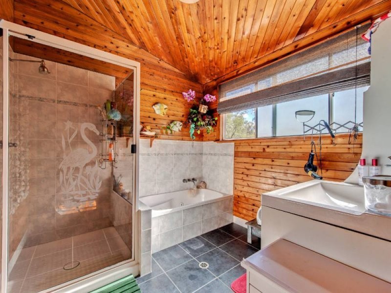 27 Henderson Street, Redbank QLD 4301