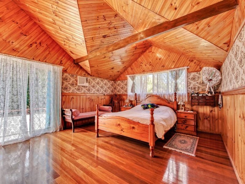 27 Henderson Street, Redbank QLD 4301