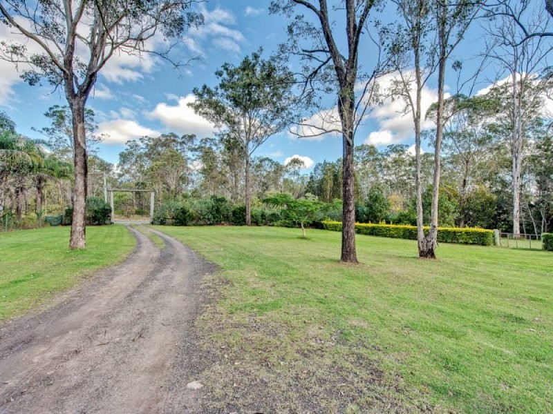 27 Henderson Street, Redbank QLD 4301