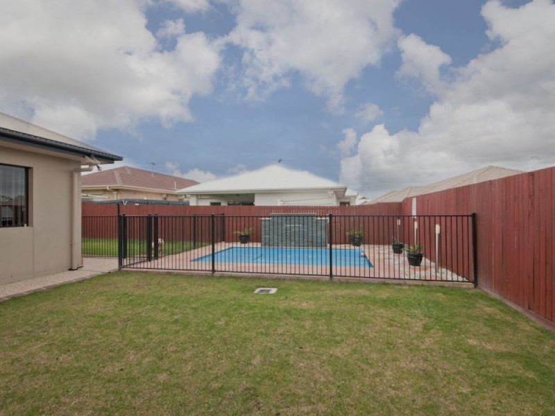 5 Planigale Crescent, North Lakes QLD 4509