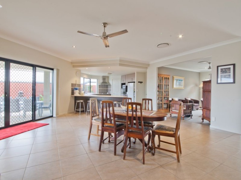 5 Planigale Crescent, North Lakes QLD 4509