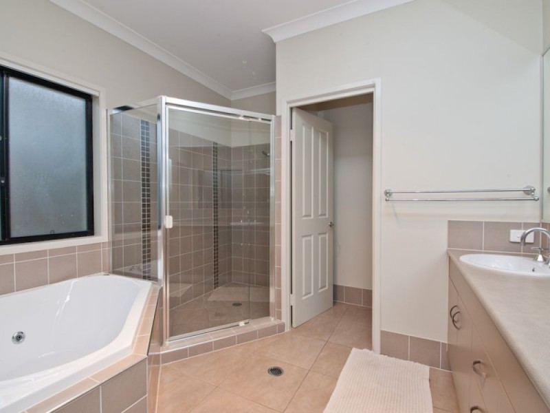 5 Planigale Crescent, North Lakes QLD 4509