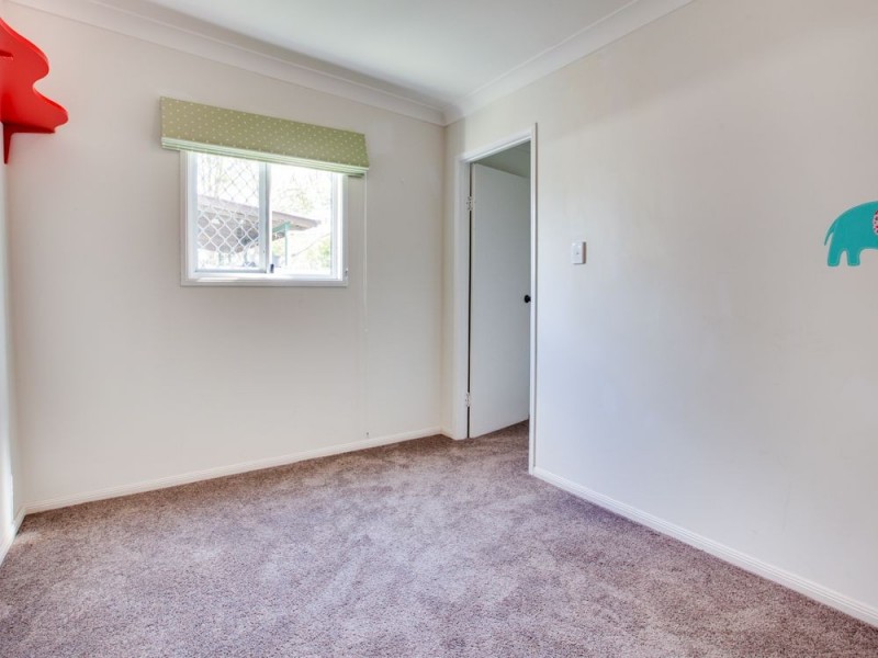 77 North Road, Woodridge QLD 4114
