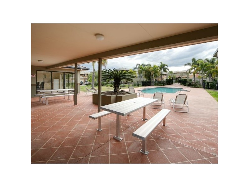 9/2 Tuition Street, Upper Coomera QLD 4209