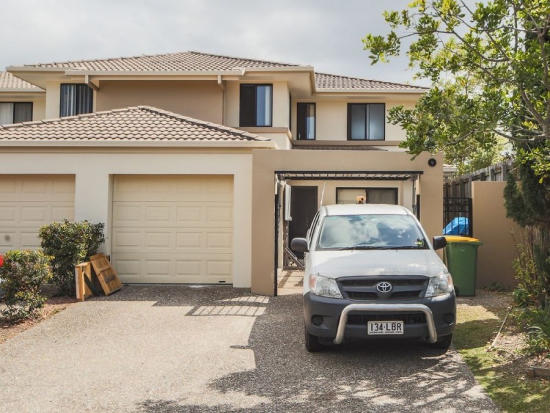 9/2 Tuition Street, Upper Coomera QLD 4209