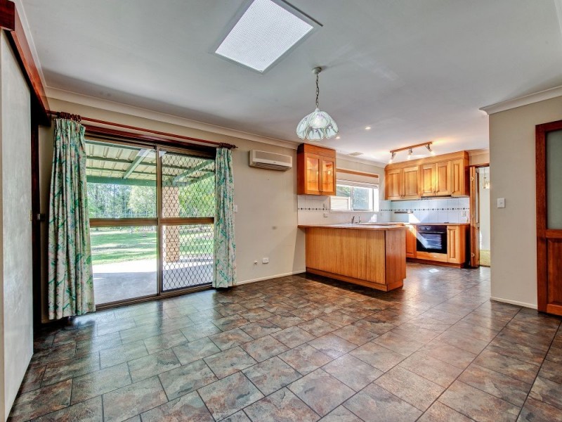 250 Old Logan Road, Camira QLD 4300
