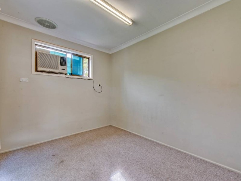 250 Old Logan Road, Camira QLD 4300