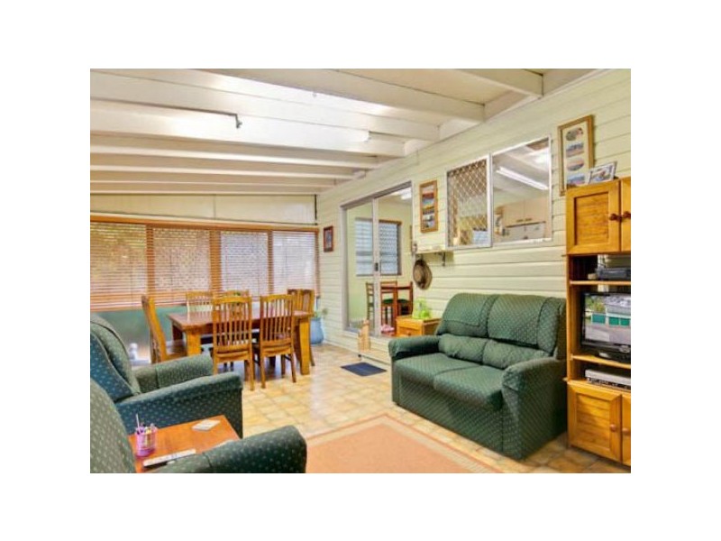 6 Wingara Grove, Ferny Hills QLD 4055