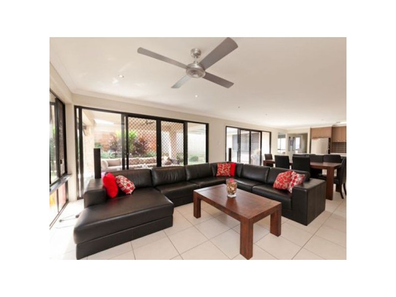 7 Glenveagh Place, Kallangur QLD 4503