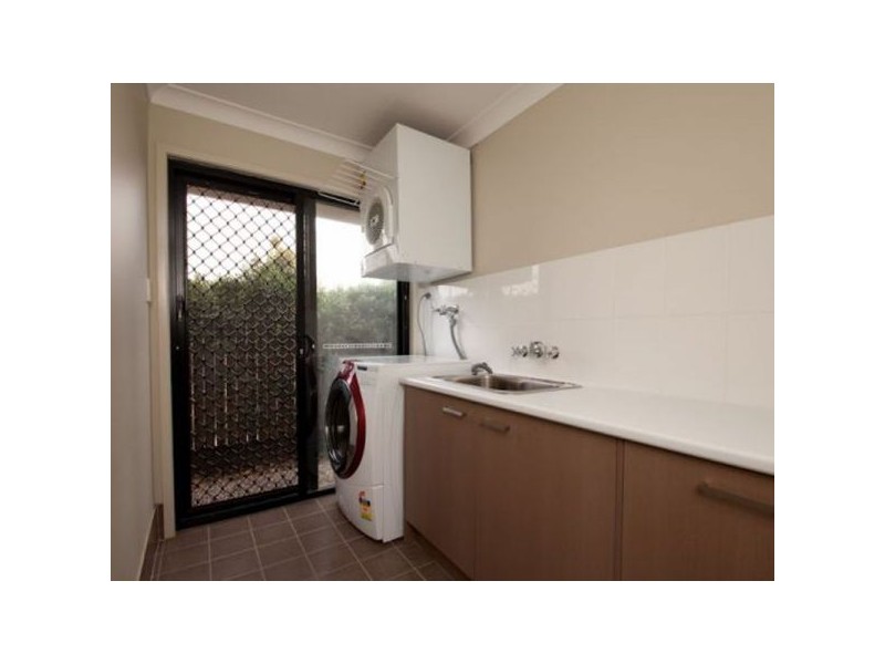 7 Glenveagh Place, Kallangur QLD 4503