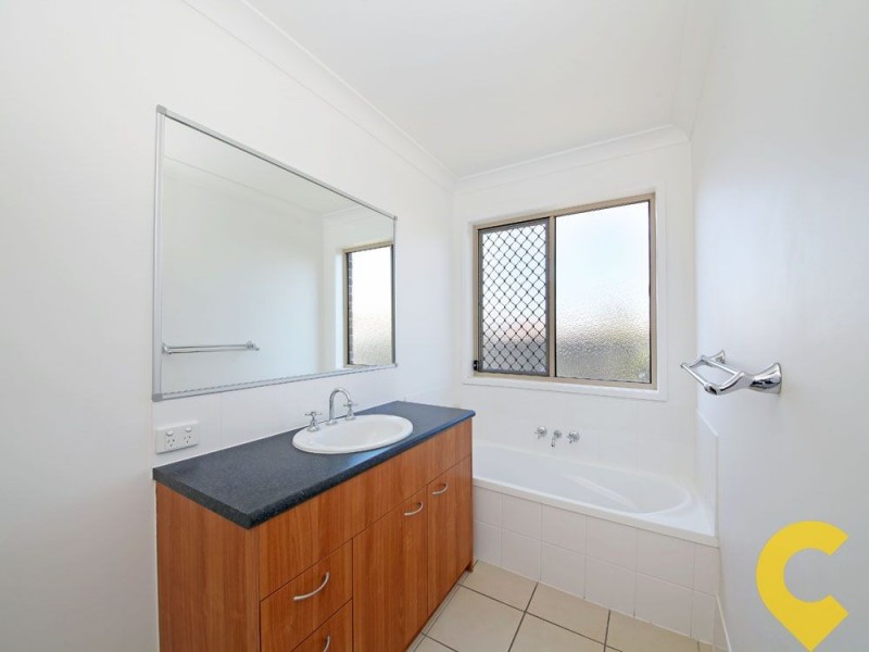 27 Eimeo Place, Sandstone Point QLD 4511