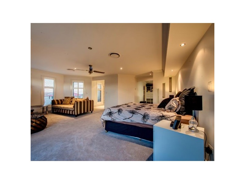 8 Rigney Street, Underwood QLD 4119