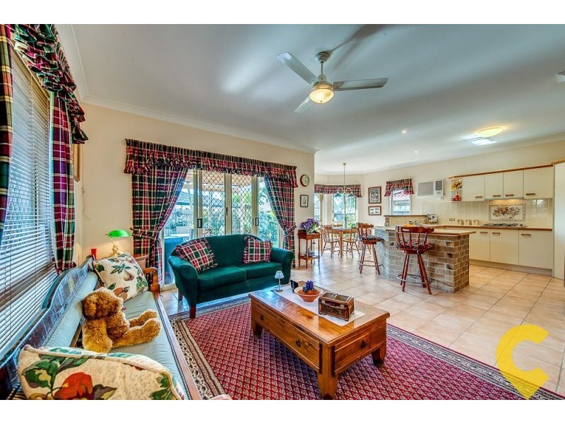 8 Regents Circuit, Forest Lake QLD 4078