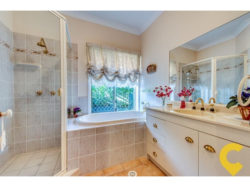 8 Regents Circuit, Forest Lake QLD 4078