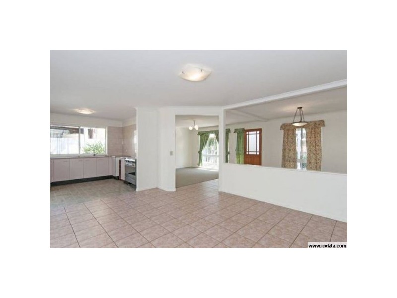 16 Vanessa Court, Camira QLD 4300