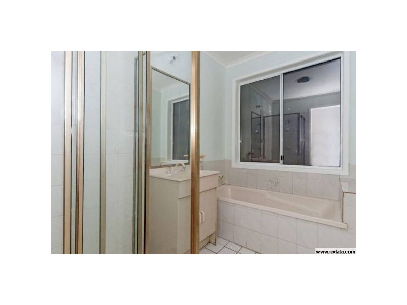 16 Vanessa Court, Camira QLD 4300