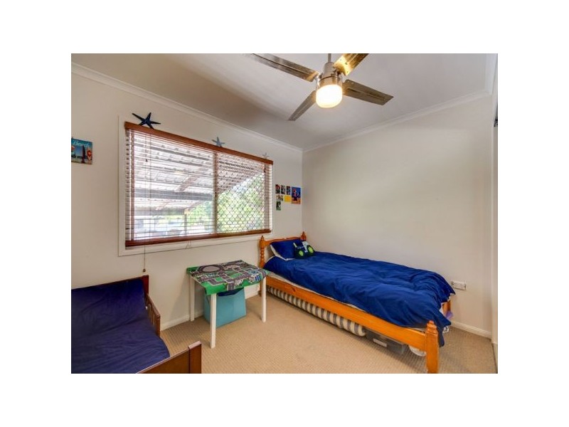 18 Frenchs Road, Petrie QLD 4502