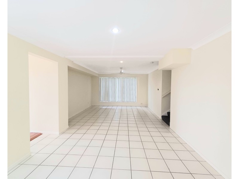 1 Norfolk Drive, Pacific Pines QLD 4211