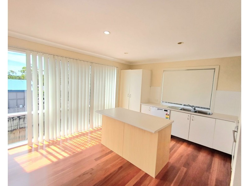 1 Norfolk Drive, Pacific Pines QLD 4211