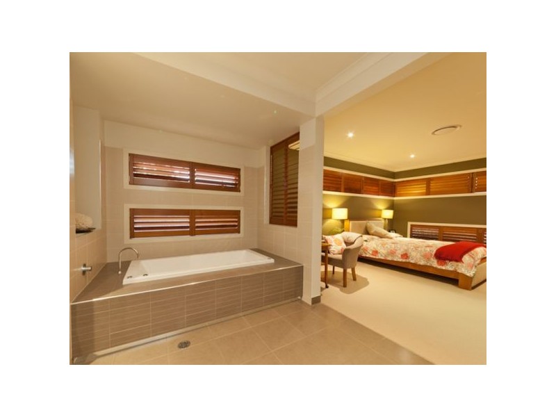 31 Cienna Place, Bridgeman Downs QLD 4035