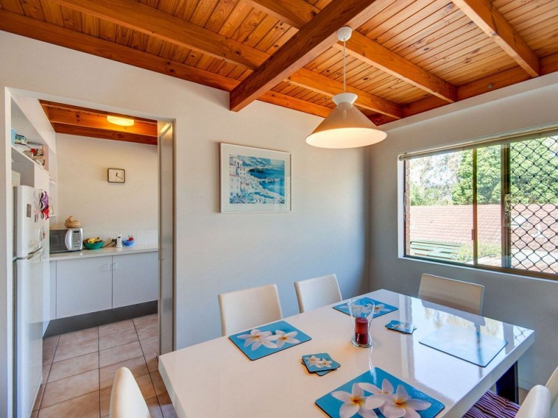 2/21 Jane Street, Arana Hills QLD 4054