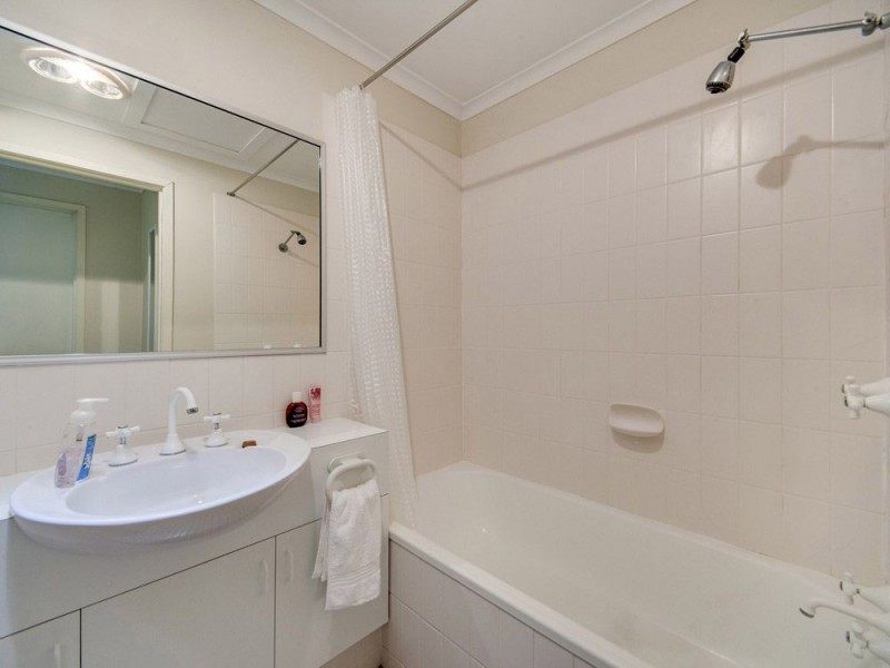 2/21 Jane Street, Arana Hills QLD 4054