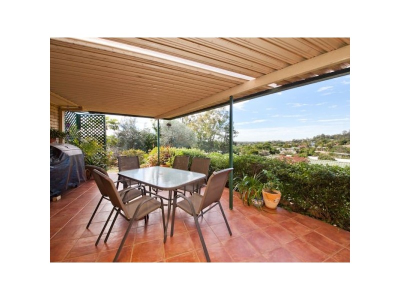 8 Bettina Court, Eatons Hill QLD 4037