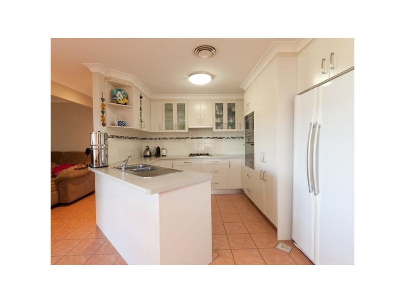 8 Bettina Court, Eatons Hill QLD 4037