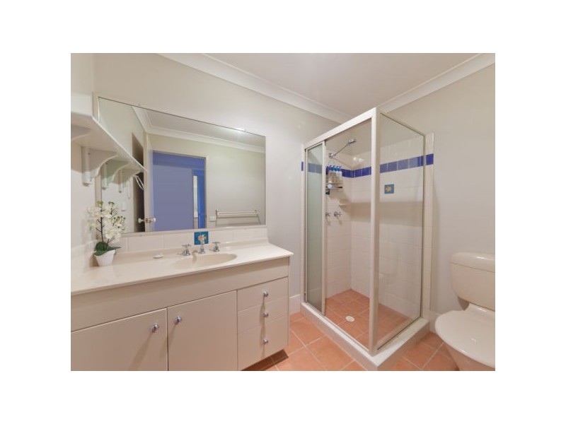 8 Bettina Court, Eatons Hill QLD 4037