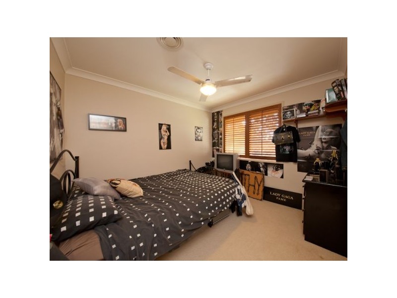 8 Bettina Court, Eatons Hill QLD 4037