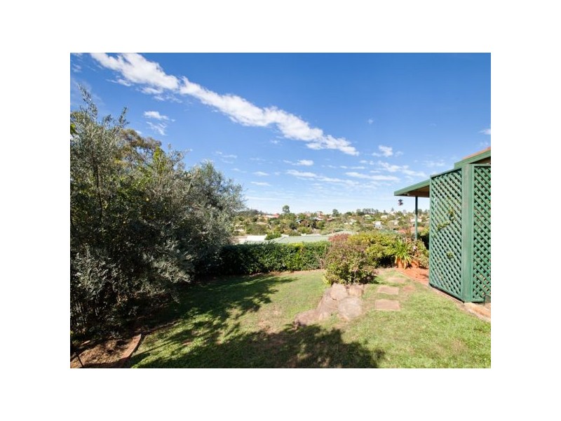 8 Bettina Court, Eatons Hill QLD 4037