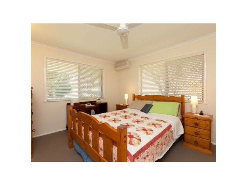 1 Onslow Street, Arana Hills QLD 4054