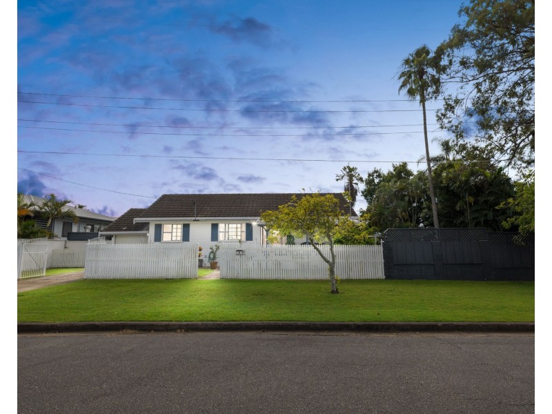 8 Gordon Street, Brighton QLD 4017