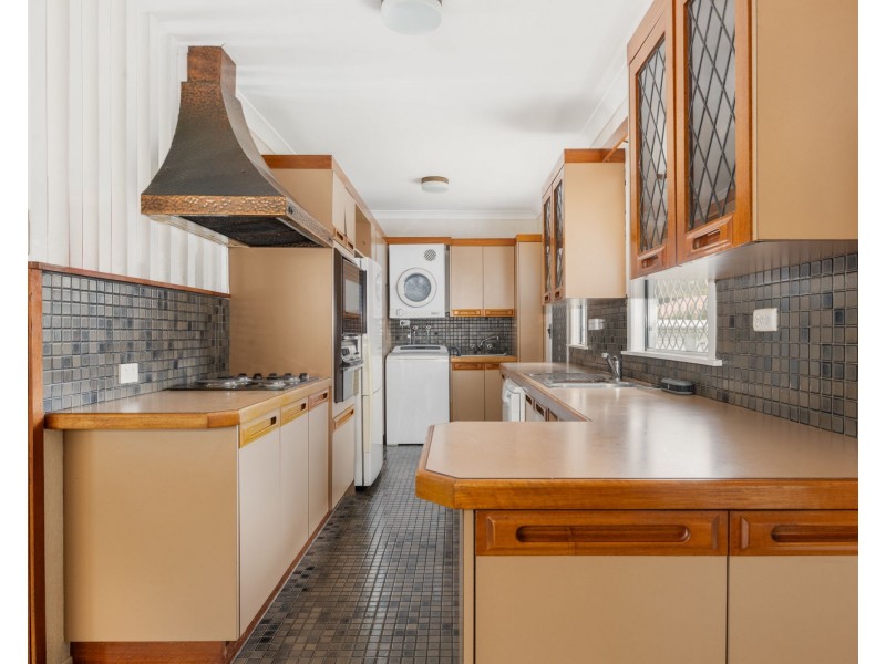 8 Gordon Street, Brighton QLD 4017