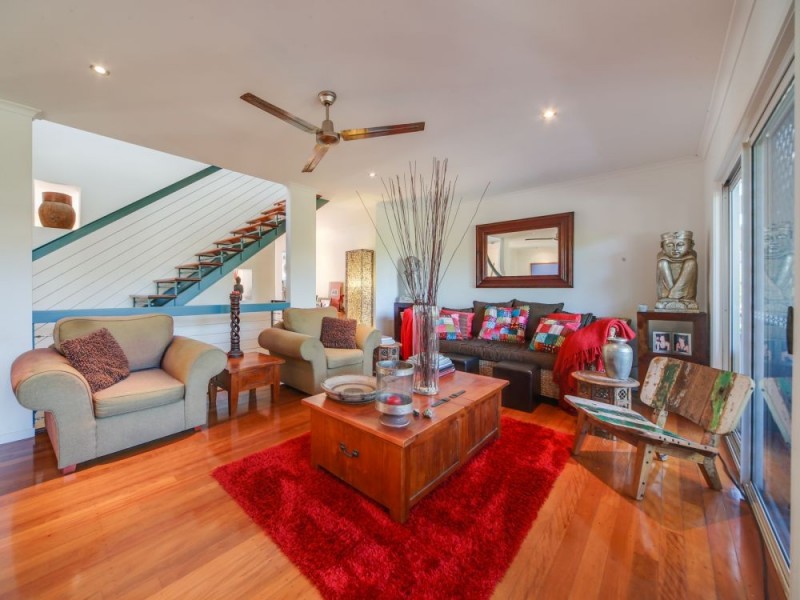 2/55 Cronin Avenue, Main Beach QLD 4217