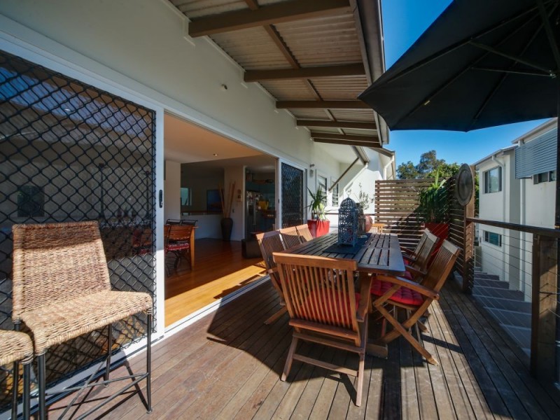 2/55 Cronin Avenue, Main Beach QLD 4217