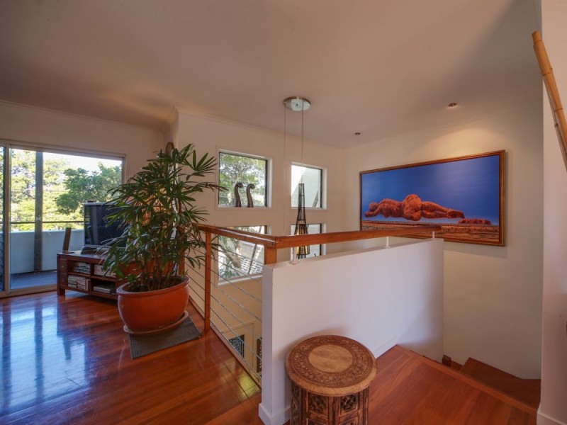 2/55 Cronin Avenue, Main Beach QLD 4217