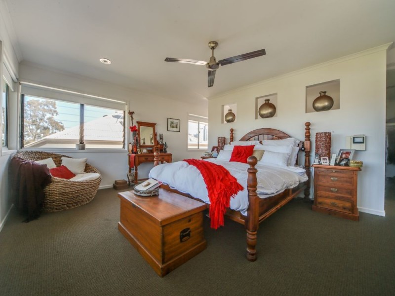 2/55 Cronin Avenue, Main Beach QLD 4217
