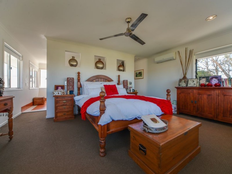 2/55 Cronin Avenue, Main Beach QLD 4217