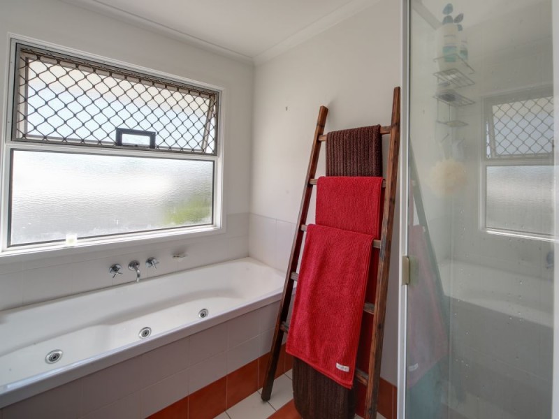 2/55 Cronin Avenue, Main Beach QLD 4217