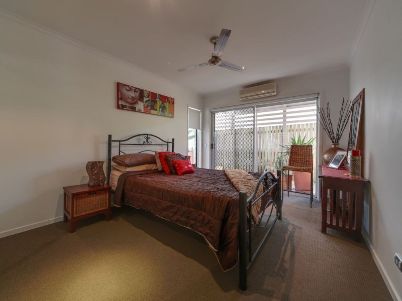 2/55 Cronin Avenue, Main Beach QLD 4217