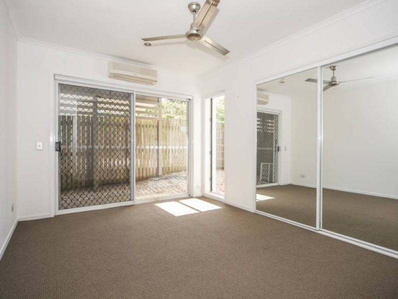 2/55 Cronin Avenue, Main Beach QLD 4217