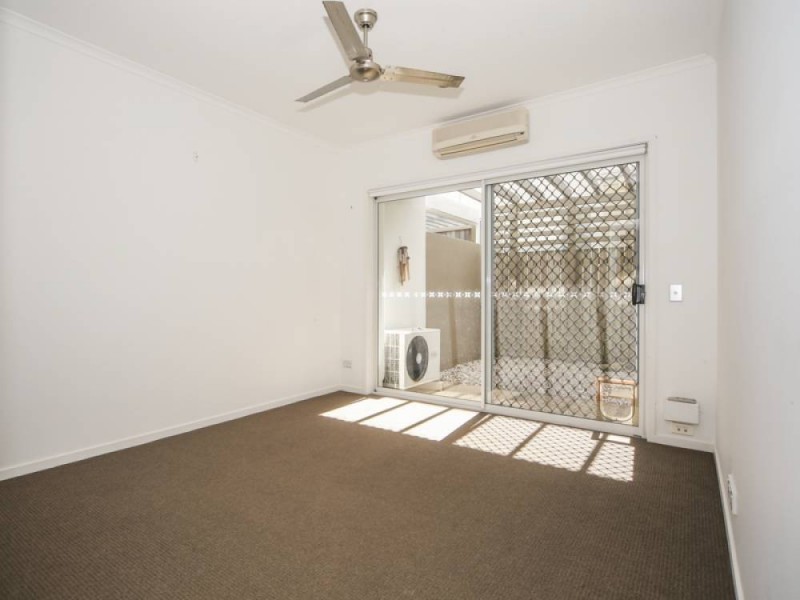 2/55 Cronin Avenue, Main Beach QLD 4217